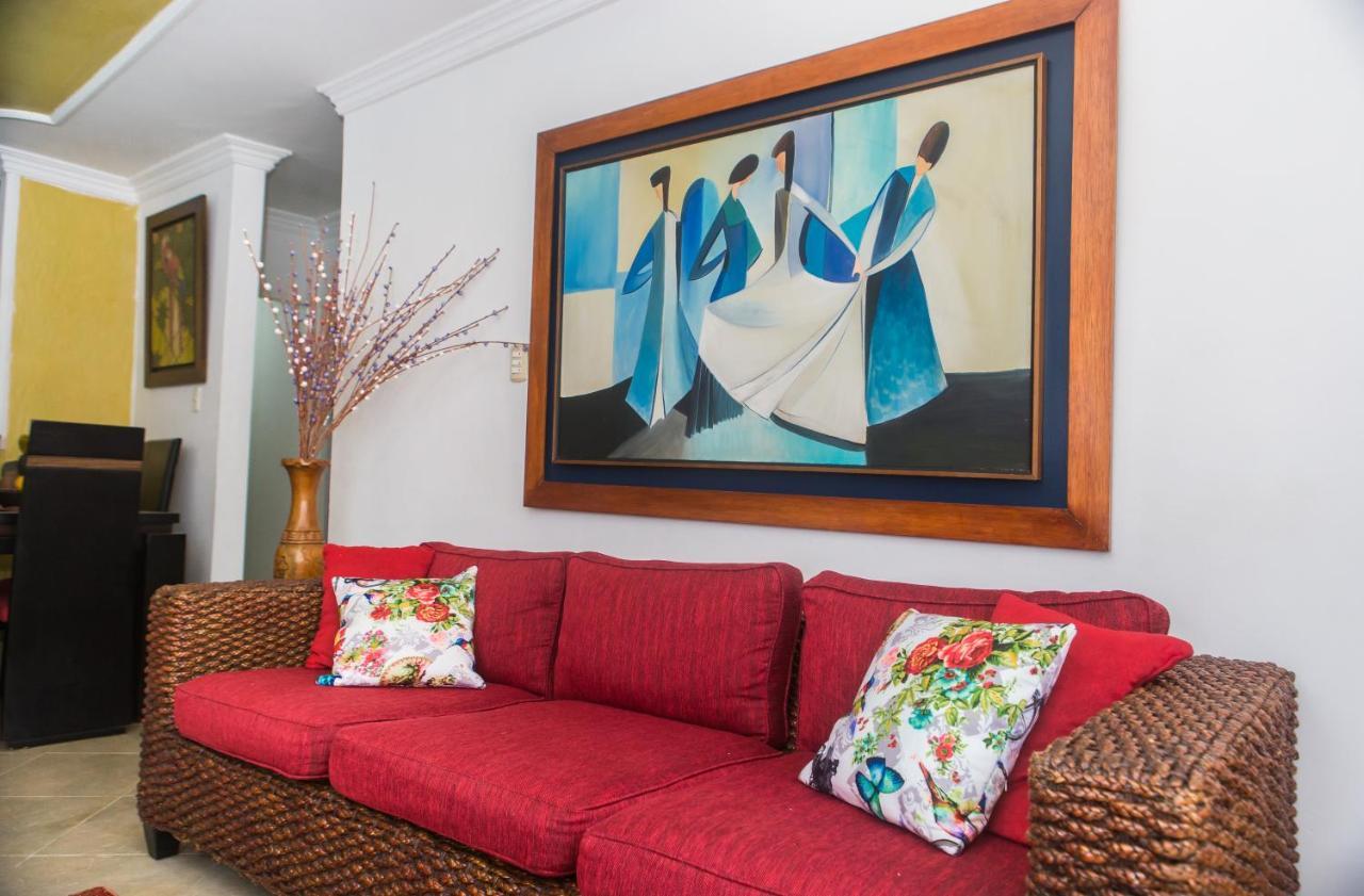 Inmobiliaria Maria Isabel *